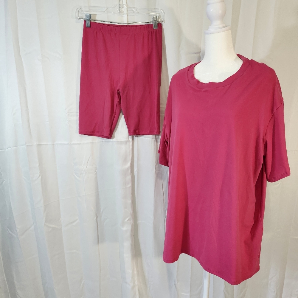 Capelle Loose Fit Top & Biker Short Set - Picture 2 of 12